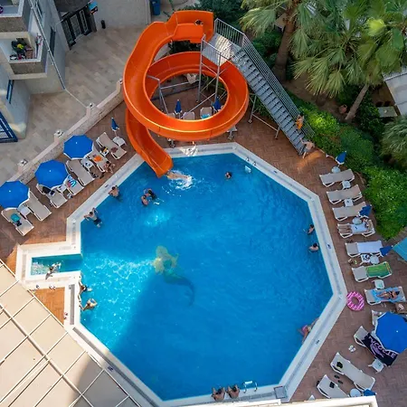 Carmen Aparthotel 3*