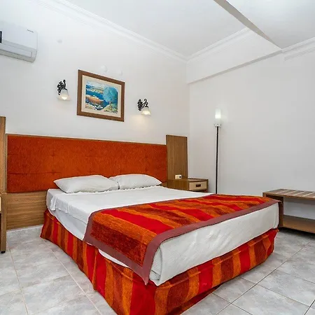 Carmen Aparthotel 3*