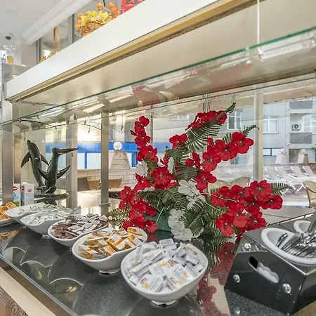 Carmen Aparthotel 3*