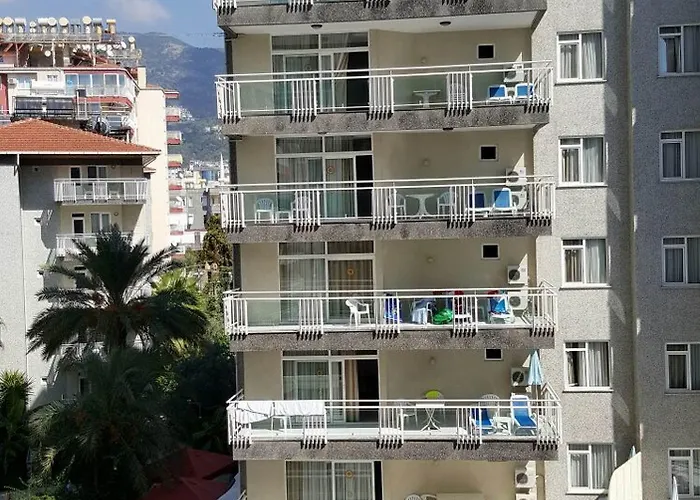 Ξενοδοχείο με διαμερίσματα Carmen 3*