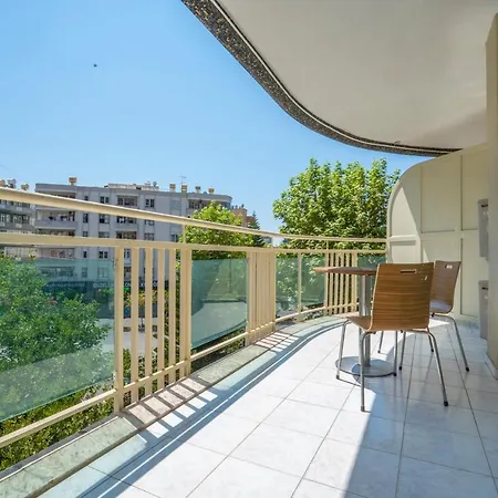 Carmen Aparthotel 3*