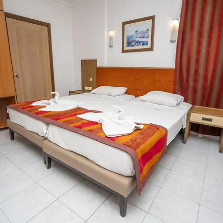 Apart Otel Carmen 3*