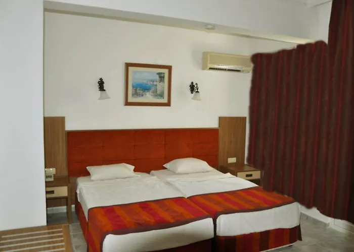 Carmen Apartahotel 3*