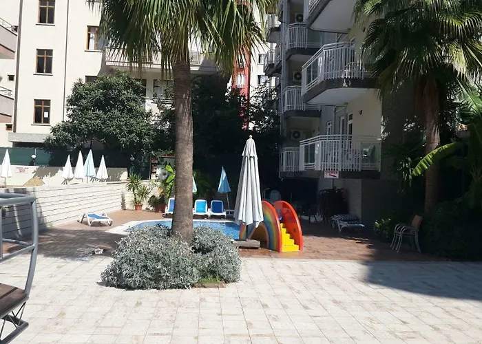 Carmen Apartahotel 3*